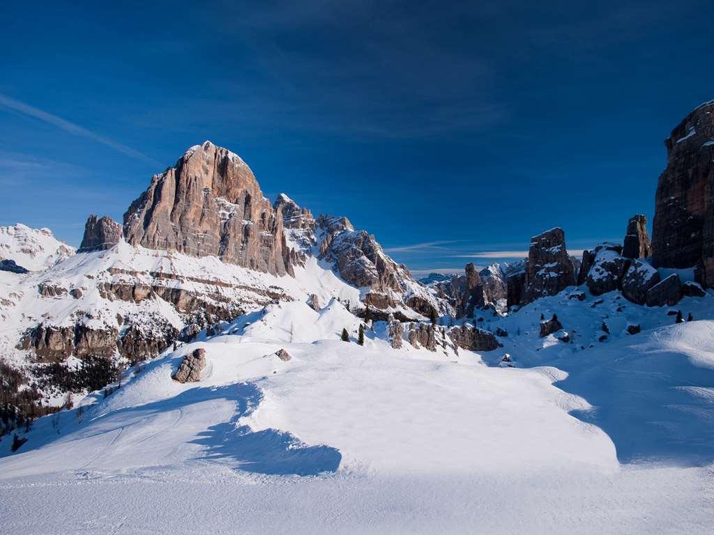 Hotel Alaska Cortina Cortina d'Ampezzo Exterior photo