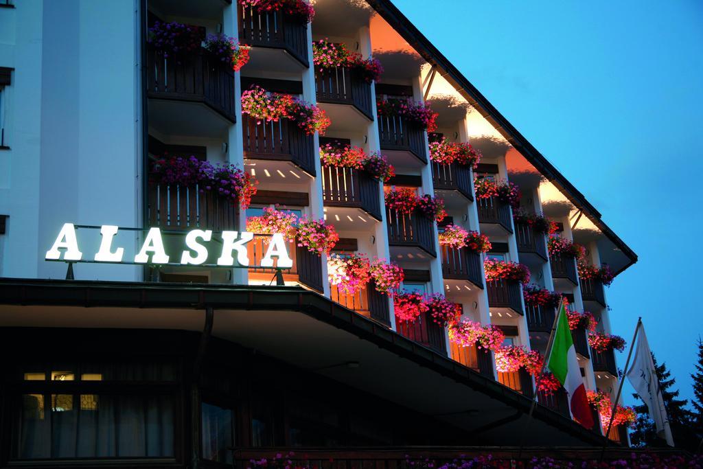 Hotel Alaska Cortina Cortina d'Ampezzo Exterior photo