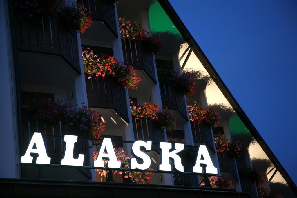 Hotel Alaska Cortina Cortina d'Ampezzo Exterior photo
