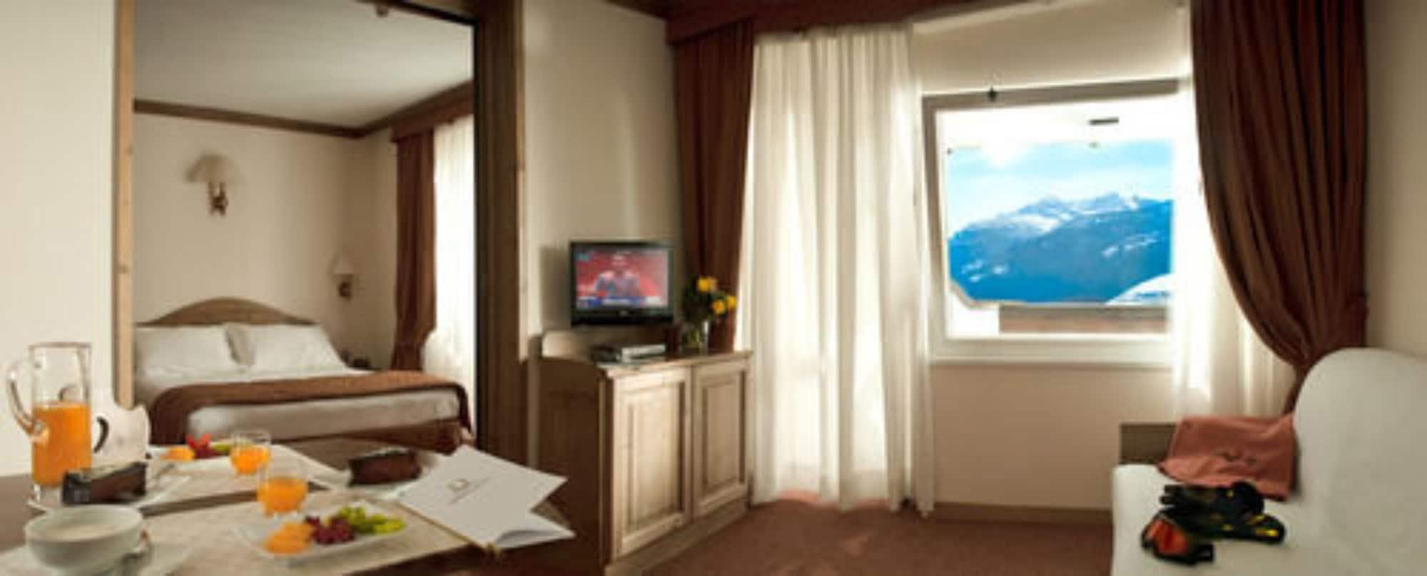 Hotel Alaska Cortina Cortina d'Ampezzo Exterior photo