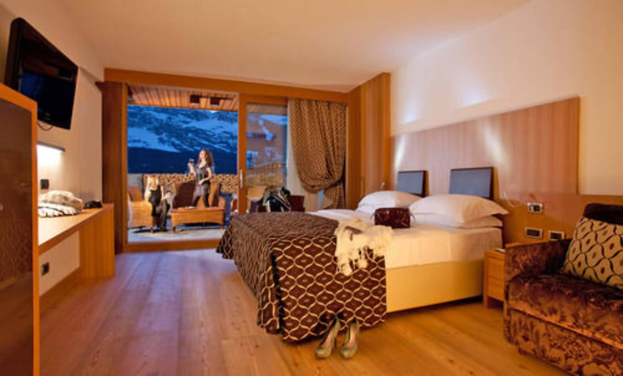 Hotel Alaska Cortina Cortina d'Ampezzo Exterior photo