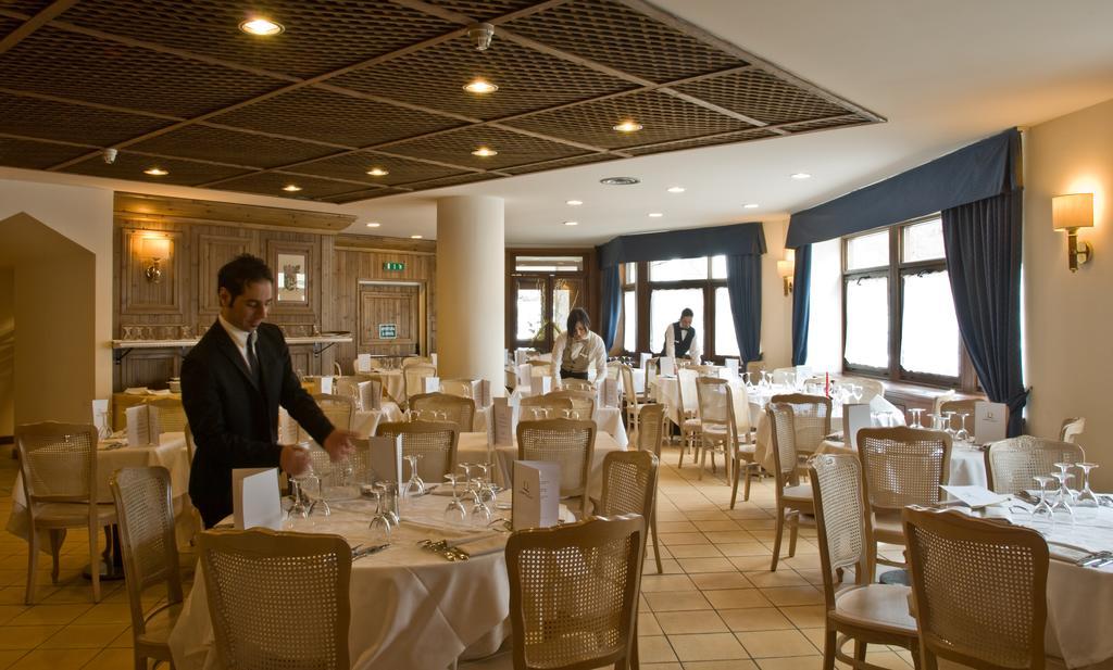 Hotel Alaska Cortina Cortina d'Ampezzo Exterior photo