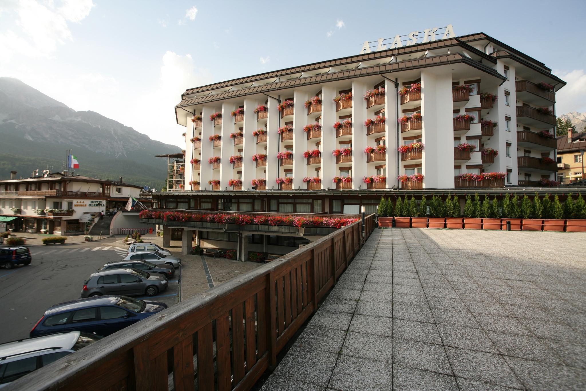 Hotel Alaska Cortina Cortina d'Ampezzo Exterior photo