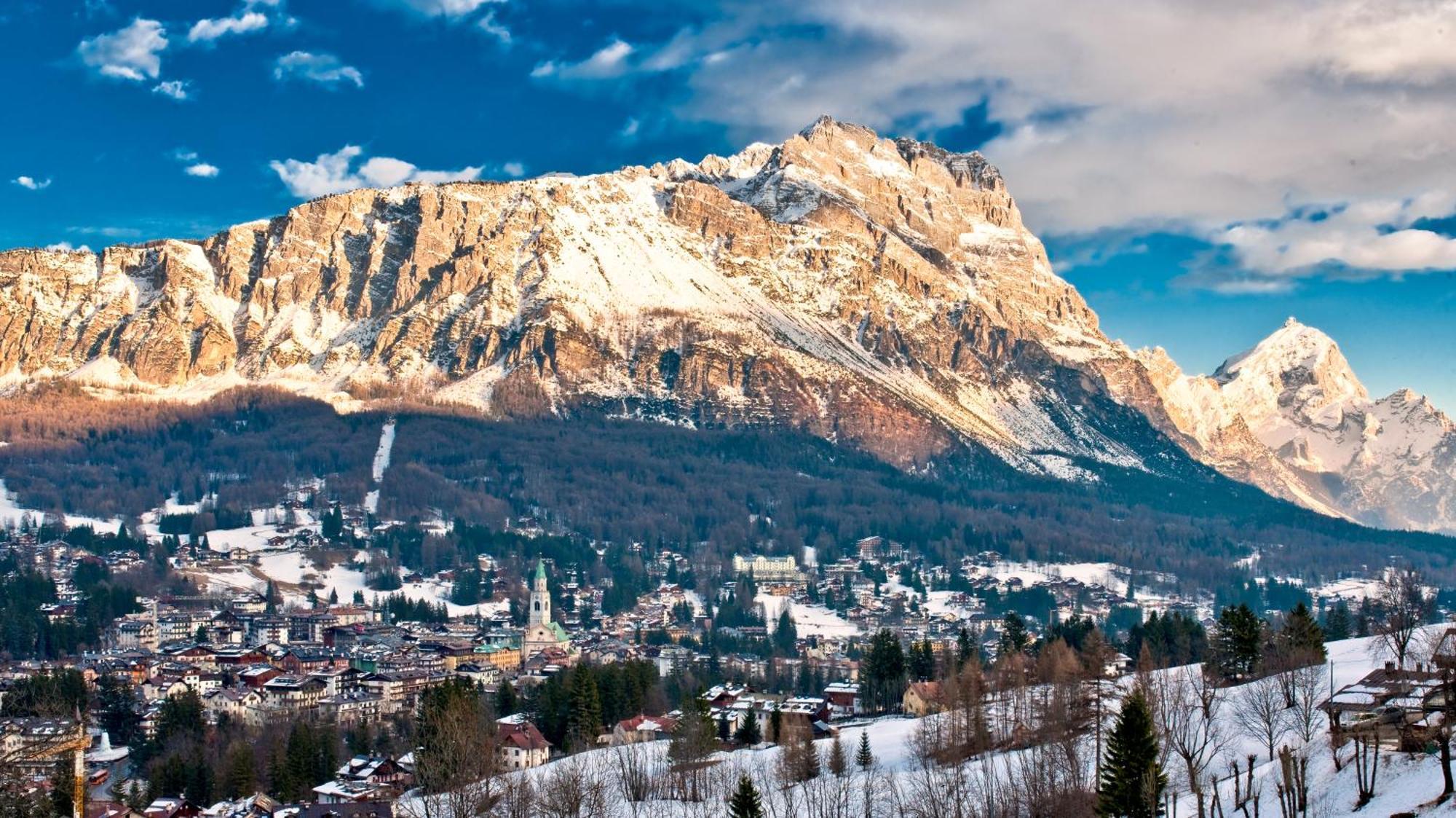 Hotel Alaska Cortina Cortina d'Ampezzo Exterior photo