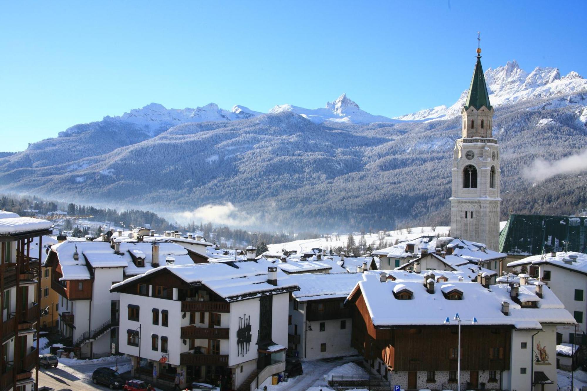 Hotel Alaska Cortina Cortina d'Ampezzo Exterior photo