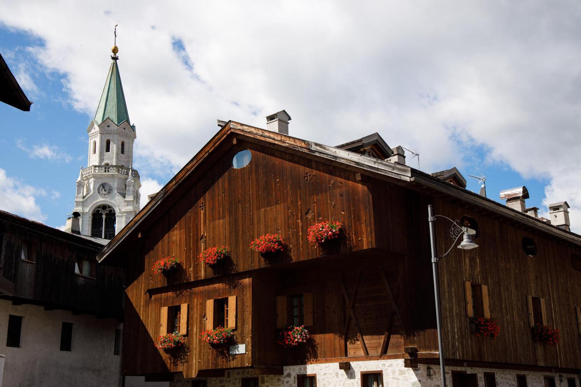 Hotel Alaska Cortina Cortina d'Ampezzo Exterior photo