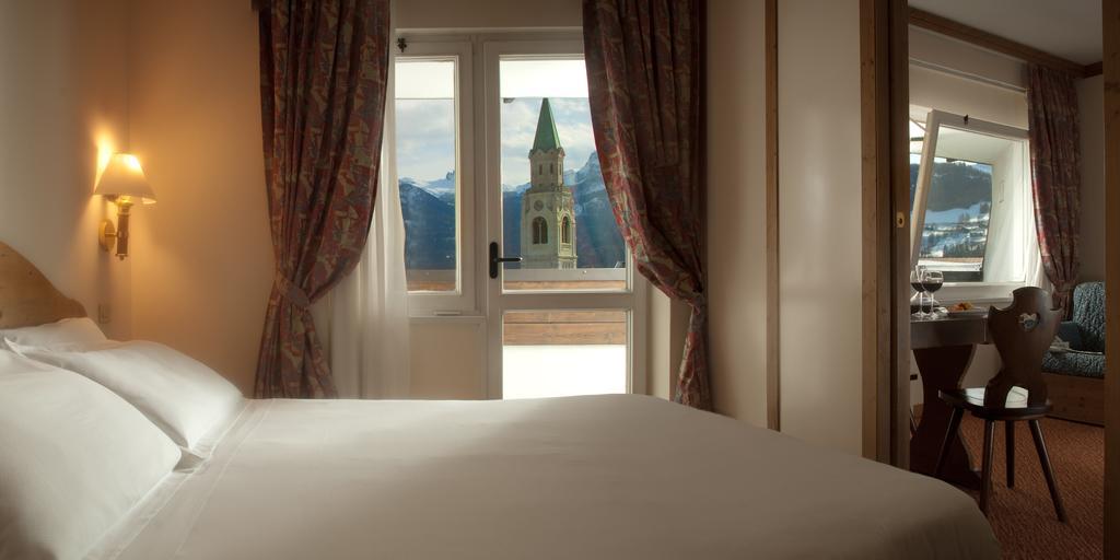 Hotel Alaska Cortina Cortina d'Ampezzo Exterior photo